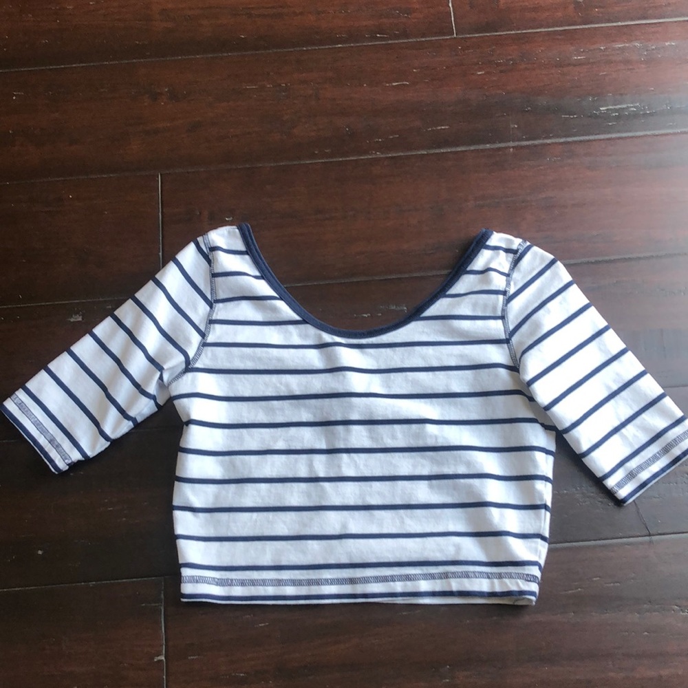 5X20 Cute crop top size smal